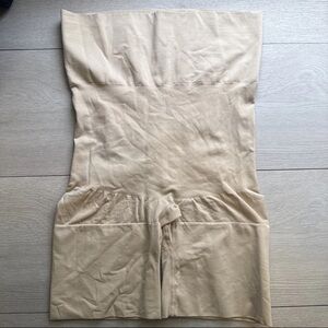 Memoí Beige Shapewear shorts